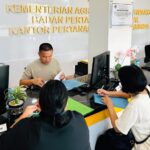 Manfaatkan Akhir Pekan, Kantor Pertanahan Kota Samarinda Kembali Layani Masyarakat Lewat PELATARAN