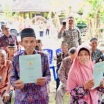 Akhir Perjuangan Panjang, Sertipikat Tanah Mbah Tupon Kembali ke Tangan yang Berhak