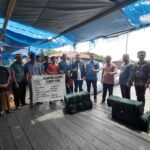 Agus Aras Salurkan Bantuan Jaring Tangkap untuk Nelayan Cahaya Bone Bontang