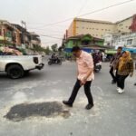 Ingatkan Warga Waspadai Pekerja Rompi Malam Hari, Andi Harun Ungkap Modus Penggalian Jalan Ilegal Berujung Perusakan Fasilitas Umum